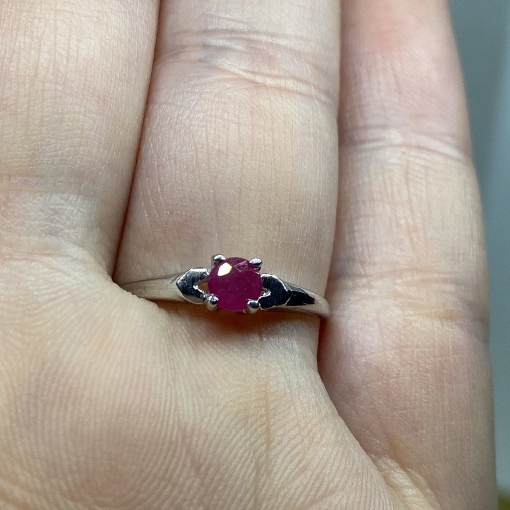 💛 10k White Gold Ruby Ring NEW - Picture 5 of 8